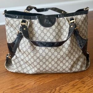 Gucci *not authenticated* Logo Bag